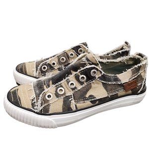 Blowfish Malibu Play Natural Camouflage Slip On Shoes Sneakers Size 7.5